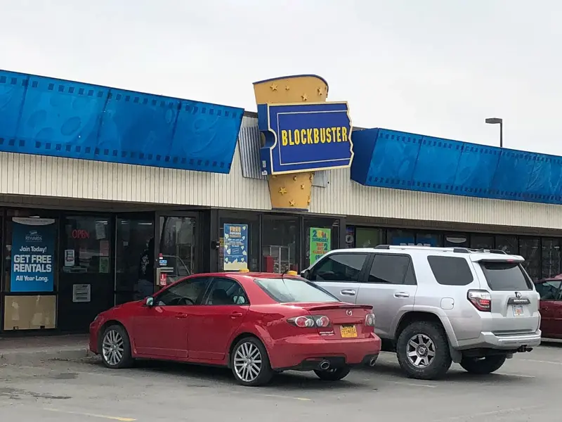 Một cửa hàng Blockbuster tại Anchorage, Alaska (2018).